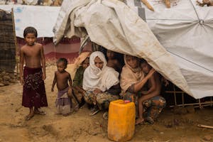 Rohingya refugee family