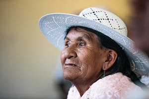 bolivian woman with white hat